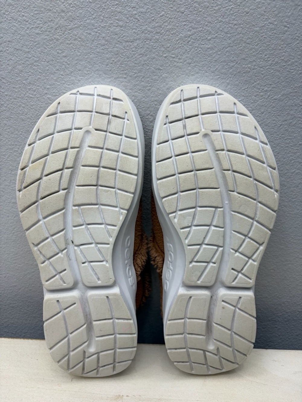 OOfos OOcoozies Low Recovery Shoes Size 9.5 - Picture 7 of 8